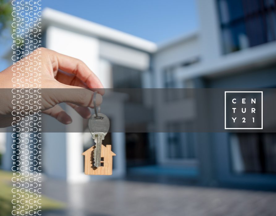Selling-Home-Landlord-and-New-Home.-the-House-Key-for-Unlocking-1